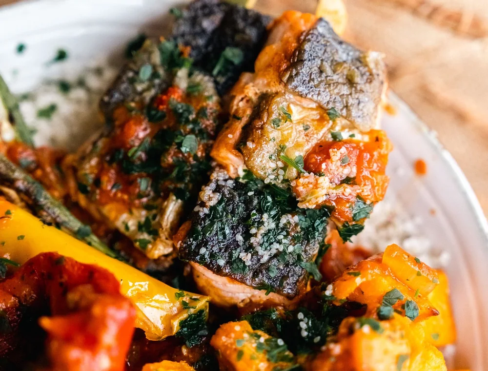 Plateau repas afro-contemporain des Délices d’YZO